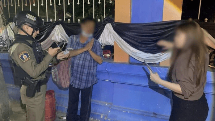 Fake fortune teller in Thailand (2)