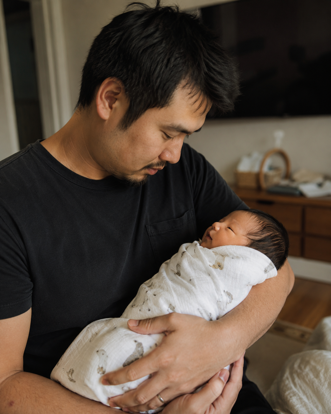 Image from: M’sian Father Urges Govt To Give Dads 1 Month Paternity Leave Instead Of 7 Days | WeirdKaya