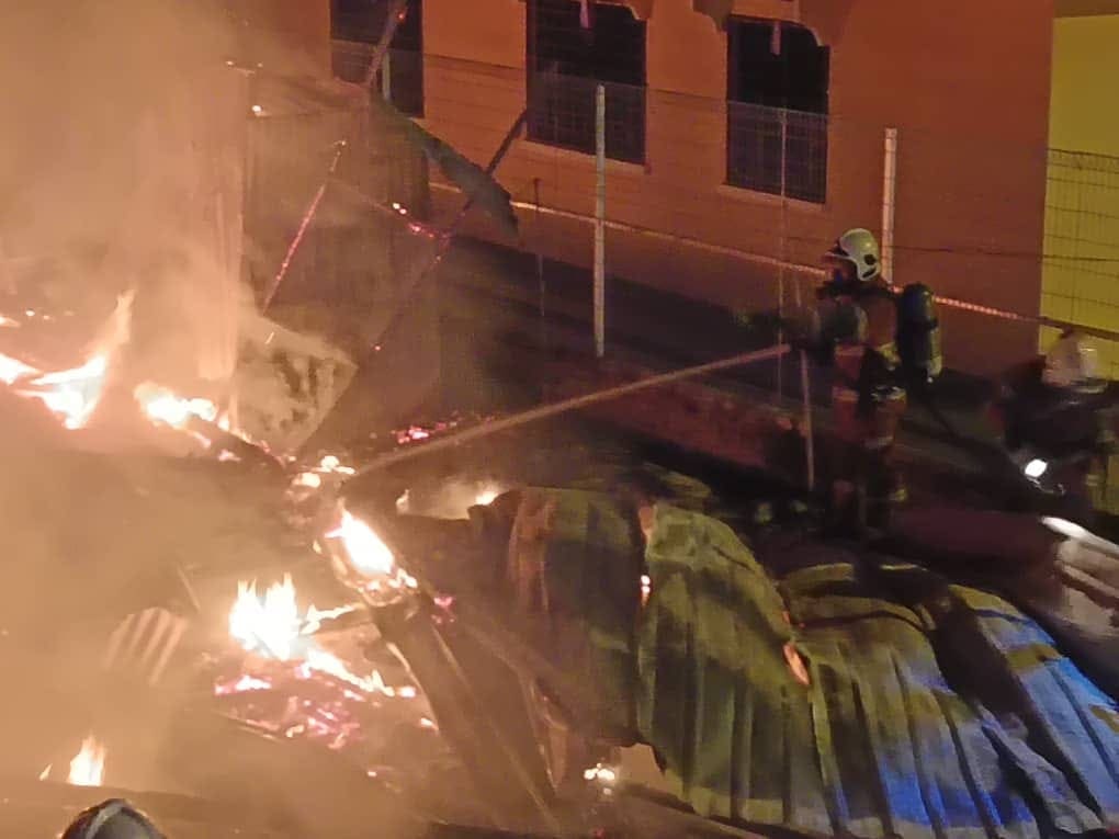 Fire rescue in Kuala Kangsar