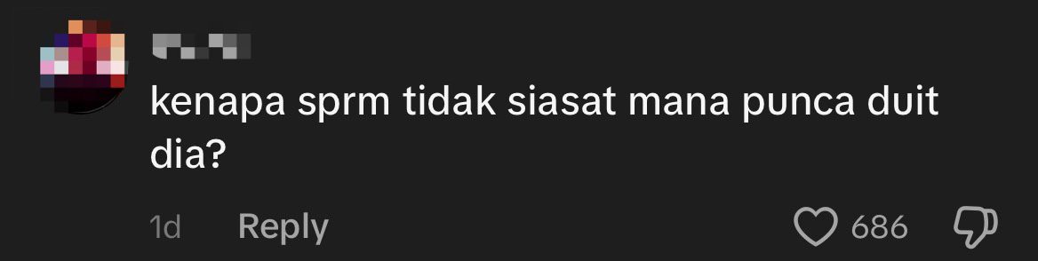 Clip Shows M'sian Businessman Giving Out RM100 To Those Who Waved At Him At Melaka Beach comment 2