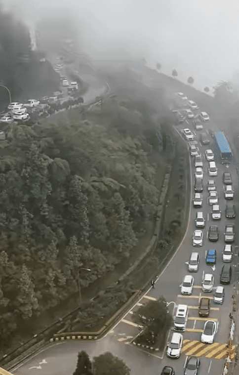 Genting long traffic Jam Screenshot 2025-02-04 161718 (6)