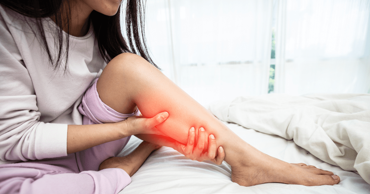 girl with leg pain