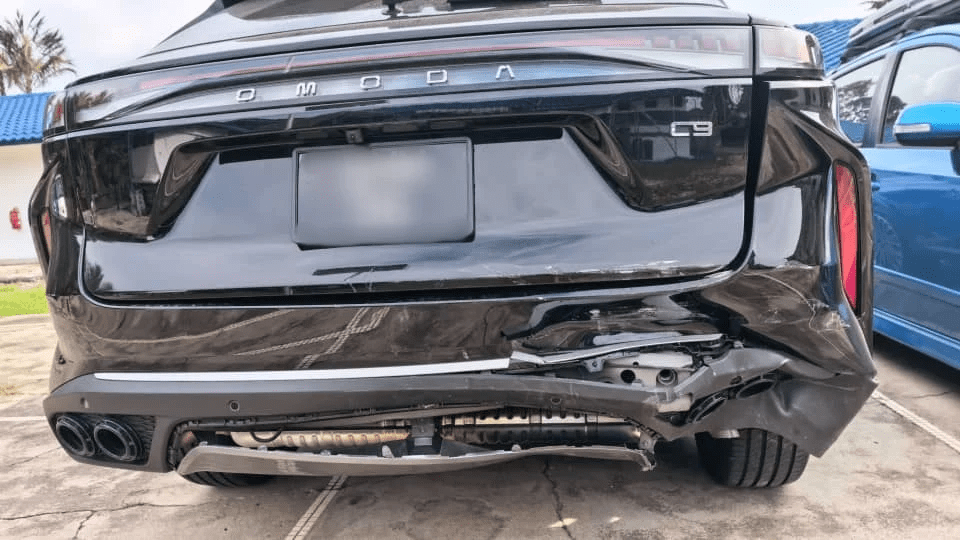 Guo's car damaged in accident