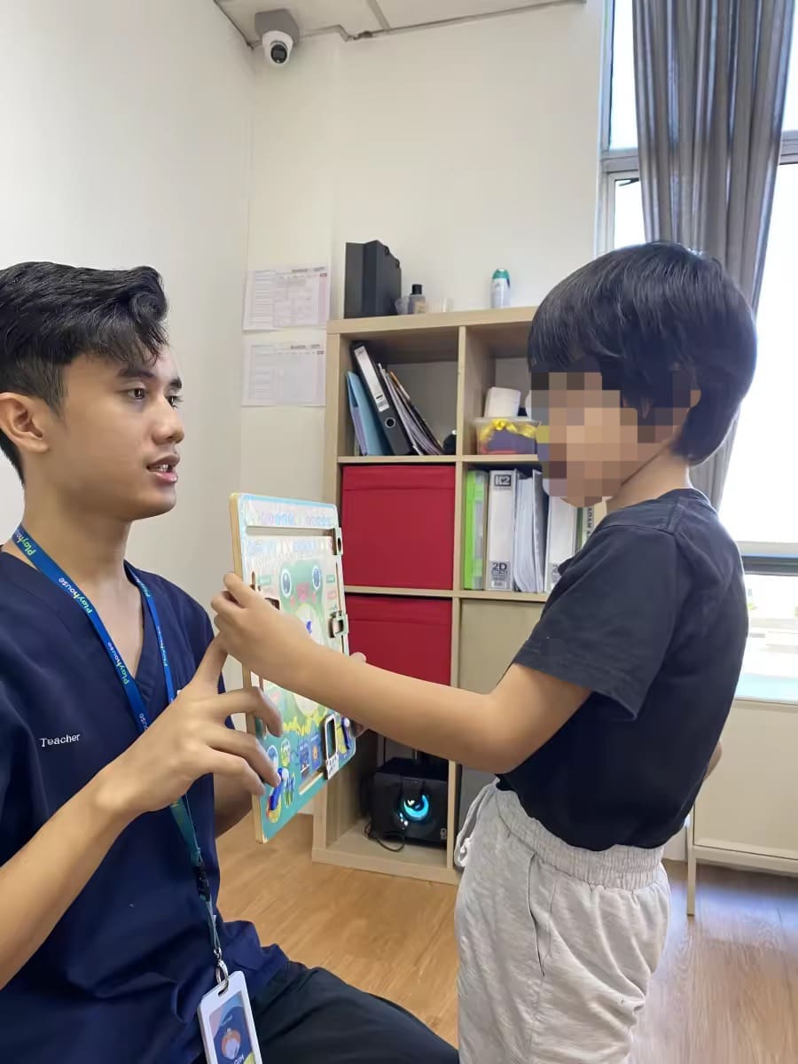 Haqim teaching his student