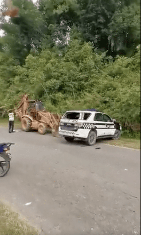 [Video] JPJ car got tumbled over by angry man when he got stopped by authorities