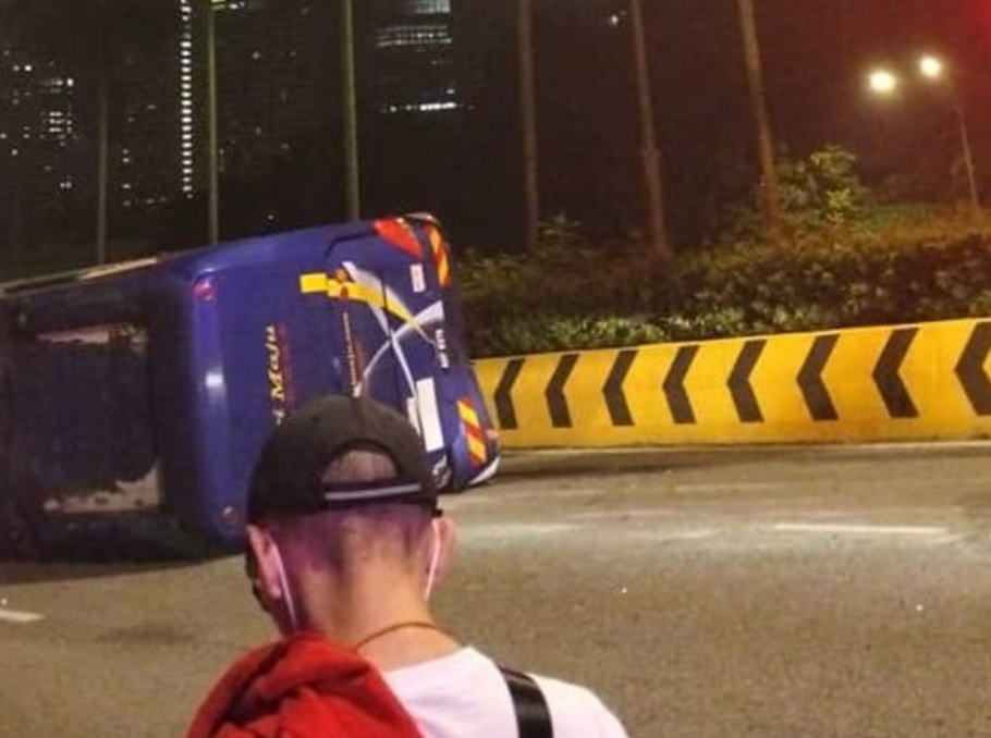 18 injured in double decker bus accident at damansara highway | weirdkaya