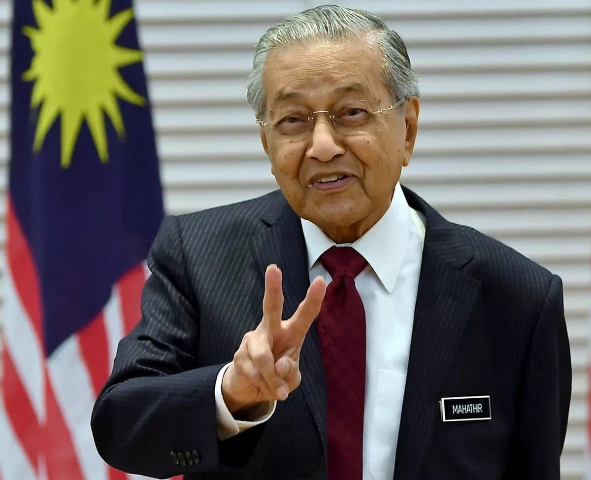 5 Statements From Mahathir That Made M'sians Go "Huh?"