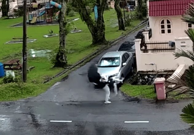 M'sian Woman Gets Grabbed From Behind By Stranger While Walking Alone In SS2, Screams For Help & Scares Him Off