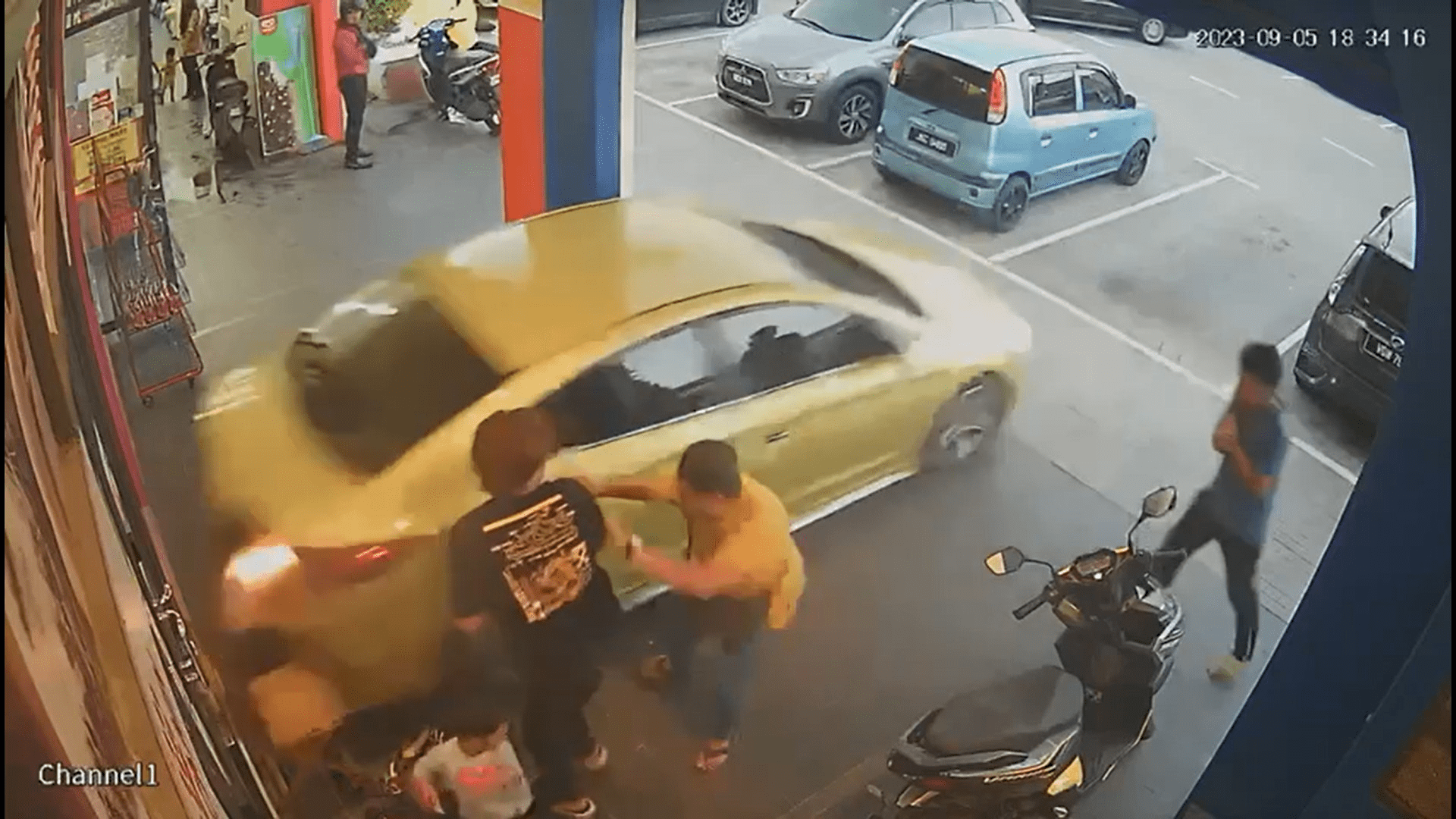 5yo M'sian Girl Gets Hit By Reversing Car In Selangor, Suffers Minor Injuries