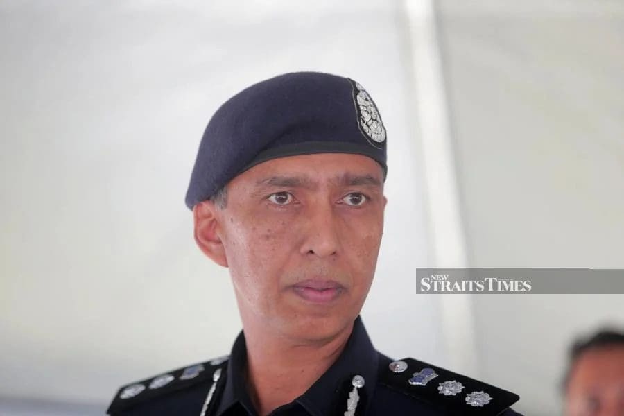 Muar district police chief Assistant Commissioner Raiz Mukhliz Azman Aziz