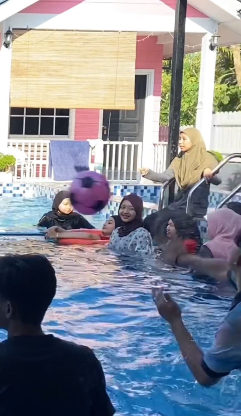 friends at swimming pool