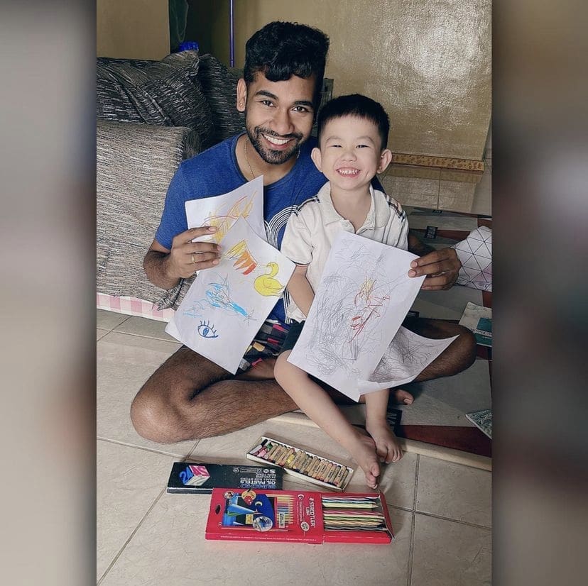 Kai Kai, chinese boy who is fluent in speaking Tamil with his neighbour