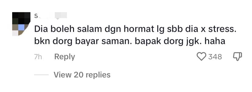 M'sian Teen Kisses Traffic Police's Hand Despite Getting Fined Amuses Netizens Say He Has Good Manners - comment