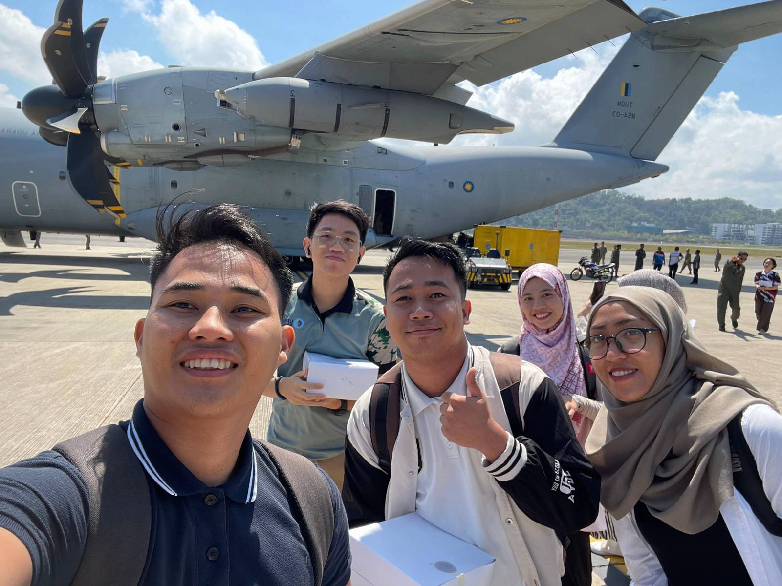 UPNM students from Sabah and Sarawak take TUDM jet to celebrate raya