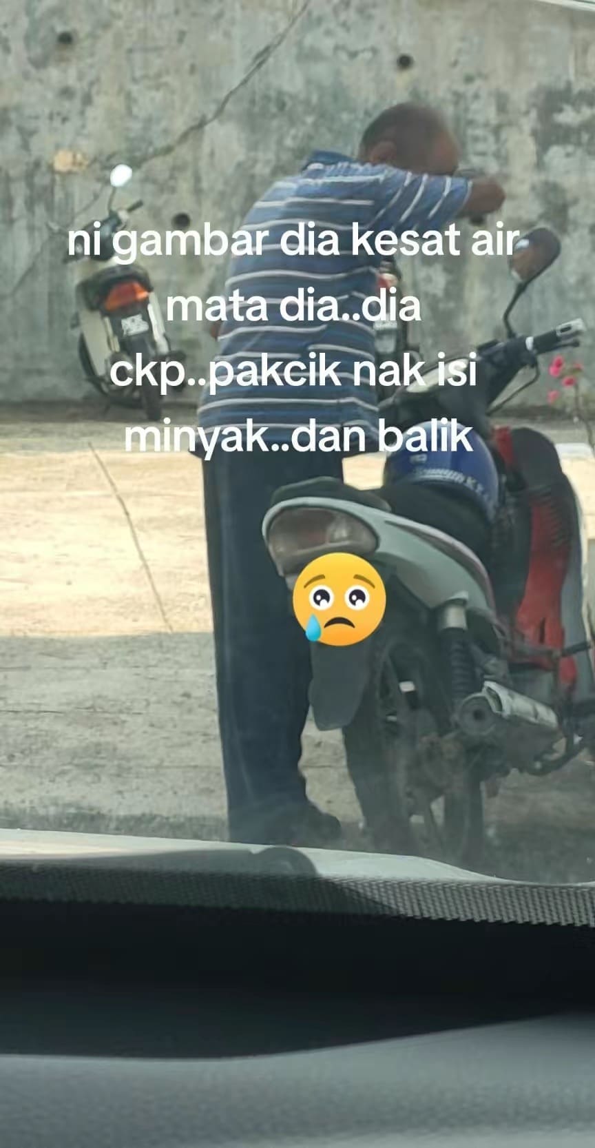 70yo M'sian Man Left In Tears After Son Allegedly Abandons Him At Petrol Station