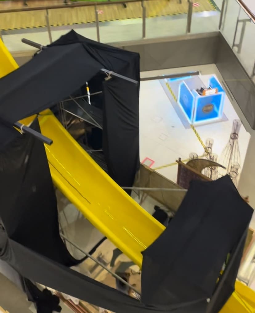 ‘Straight To llaollao?’ - Unfinished Slide Inside JB Mall Leaves Netizens In Stitches