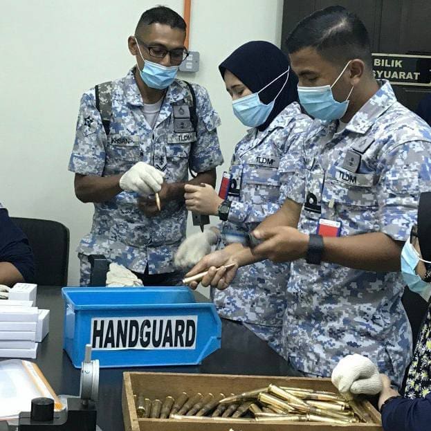 Puteri Shazwani Megat Ahmad Shariman managing hand guard matter
