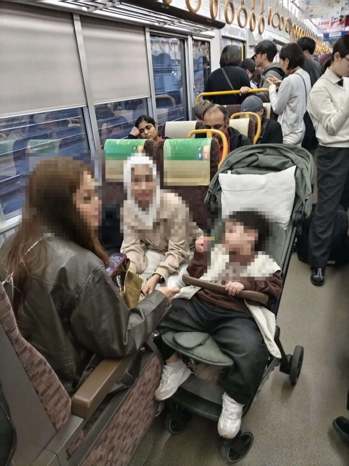 Japanese Netizens Slam Tourists for Crowding Trains & Blocking Aisles With Strollers