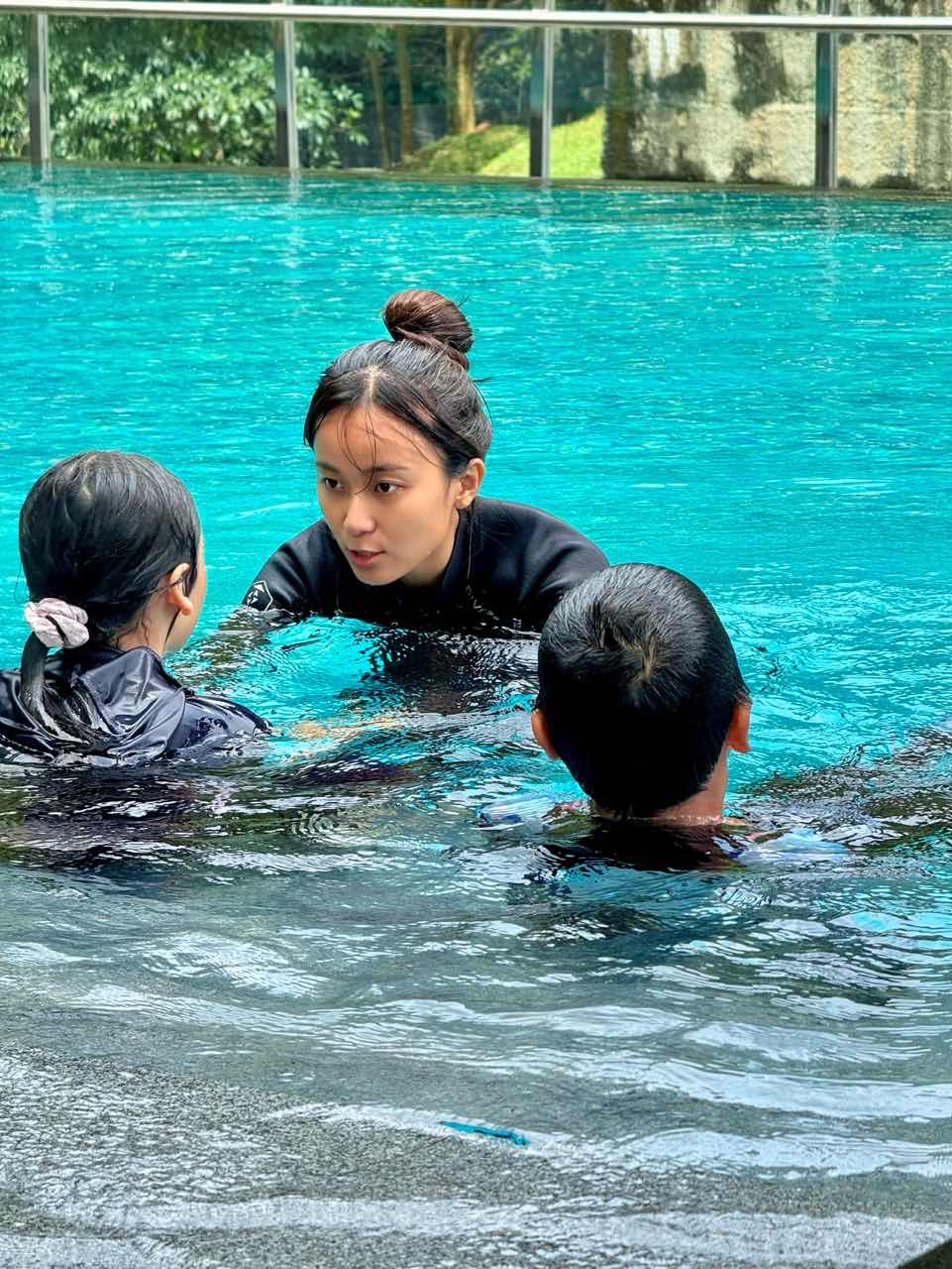 JJ with her students