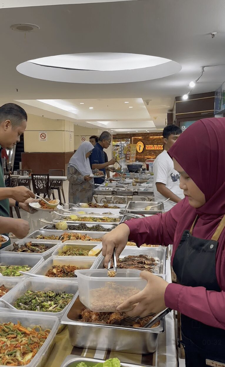 Kind mak cik amcorp mall2