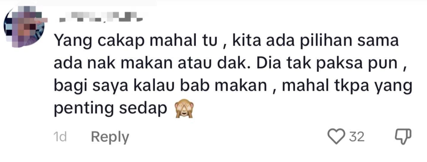 comment - M'sian Woman Sells Thai-Styled Omelette For RM13, Netizens Say It's Not Worth It & Too Oily
