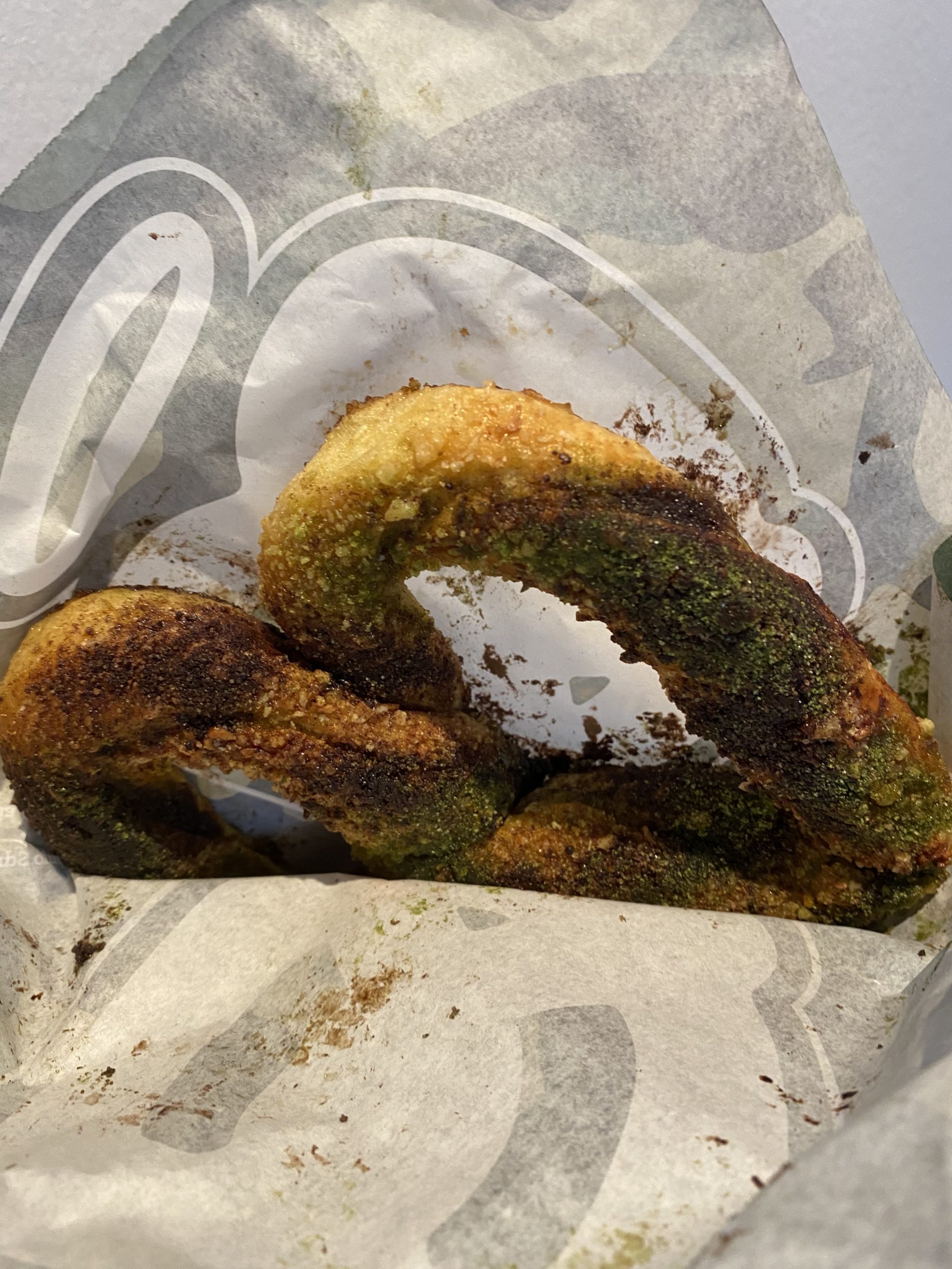 We tasted and ranked auntie anne's new camouflage pretzels where it has 3 flavours all rolled into one! | weirdkaya