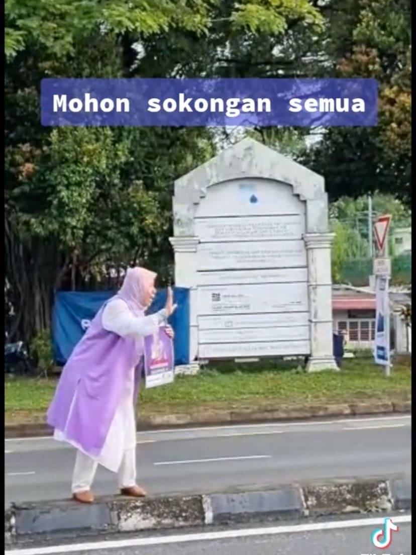 Zuraida Kamaruddin 'Fishes' For Votes In The Middle Of The Road, M'sians Unimpressed