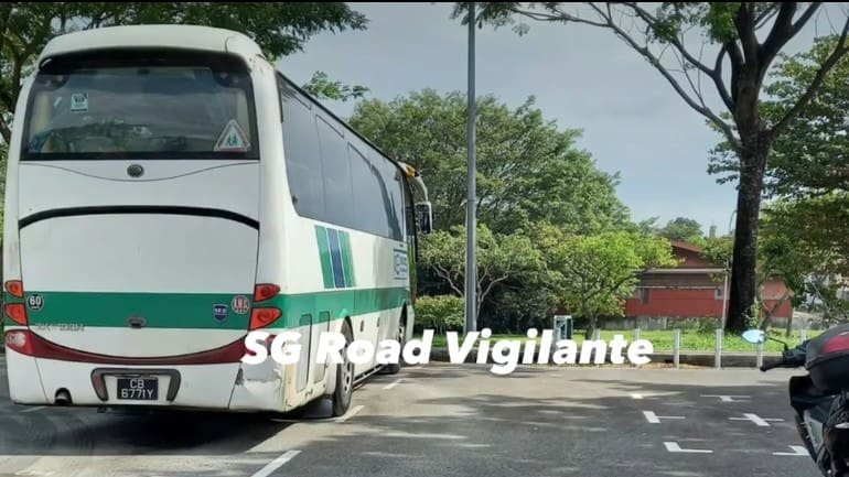 SG Man Throws Liquid Believed To Be Urine At Bus For Taking His Favorite Parking Spot