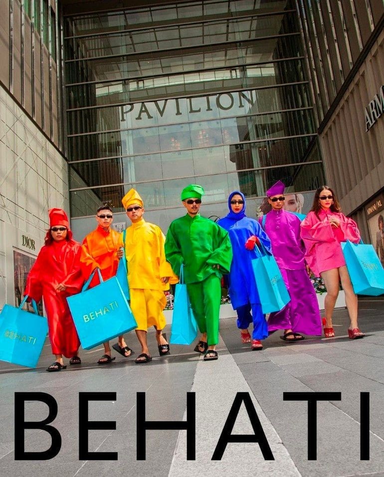 M'sian Clothing Brand Slammed For Baju Melayu Design & Blocking Traffic At Bukit Bintang Crossroad