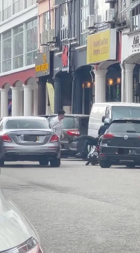M'sian man pushes officer