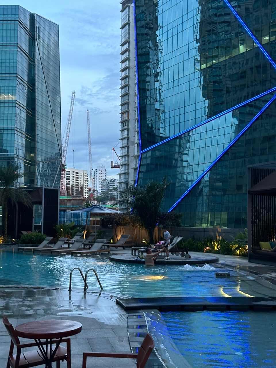 Swimming pool at Sofitel Kuala Lumpur