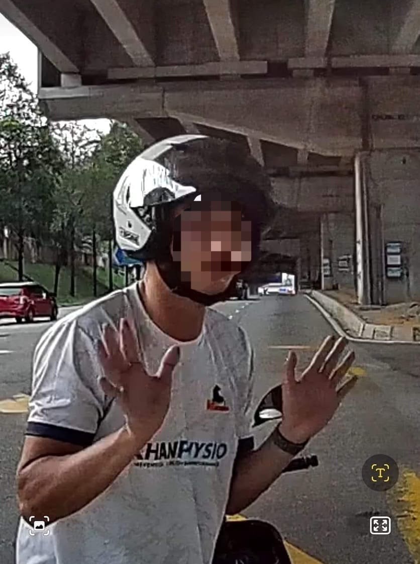 "Is He On Drugs?"- Motorcyclist Attempts To Scam Car Owner Fails After Seeing Dashcam