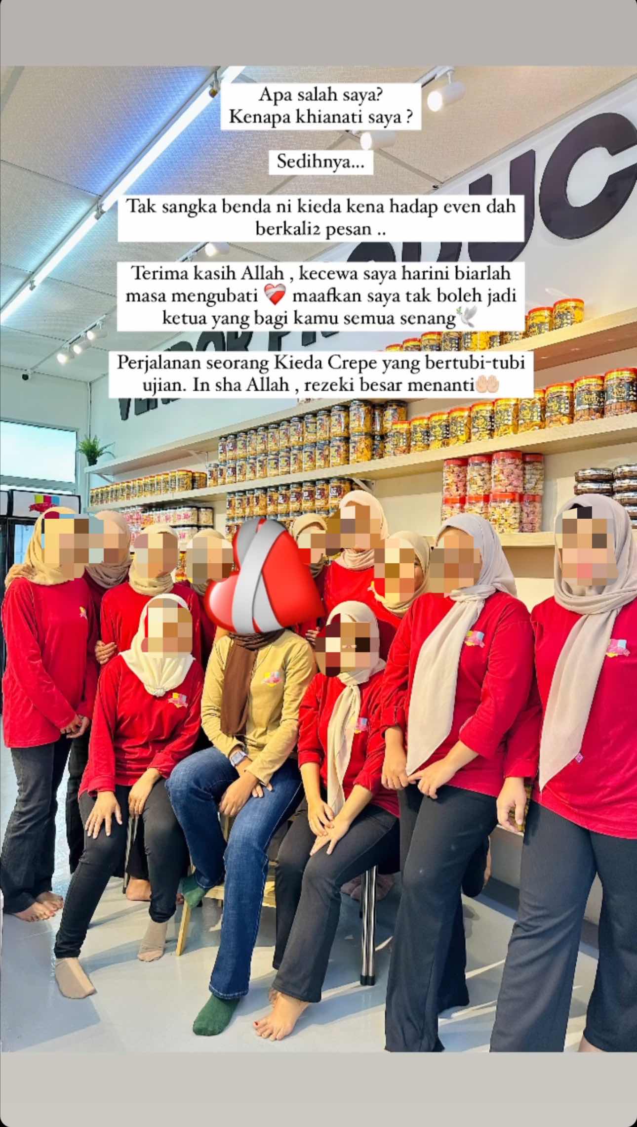 The entrepreneur posting her workers picture