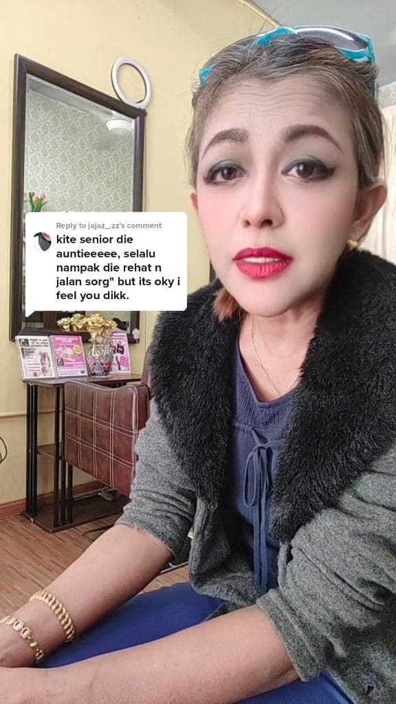M'sian Girl Cries Over Being Lonely At School, Says It Was Due To Her Speaking English