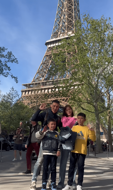 Lee Chong Wei in Paris with his family