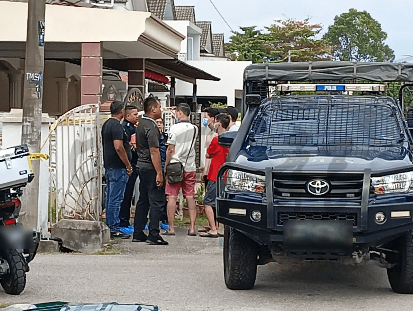 Lin An Qi's family turn up at crime scene