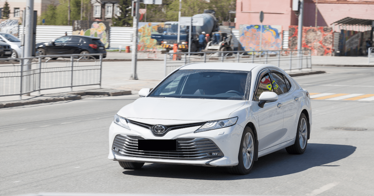 toyota vis - white