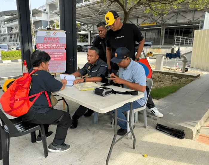 Litterbug caught by officers in JB