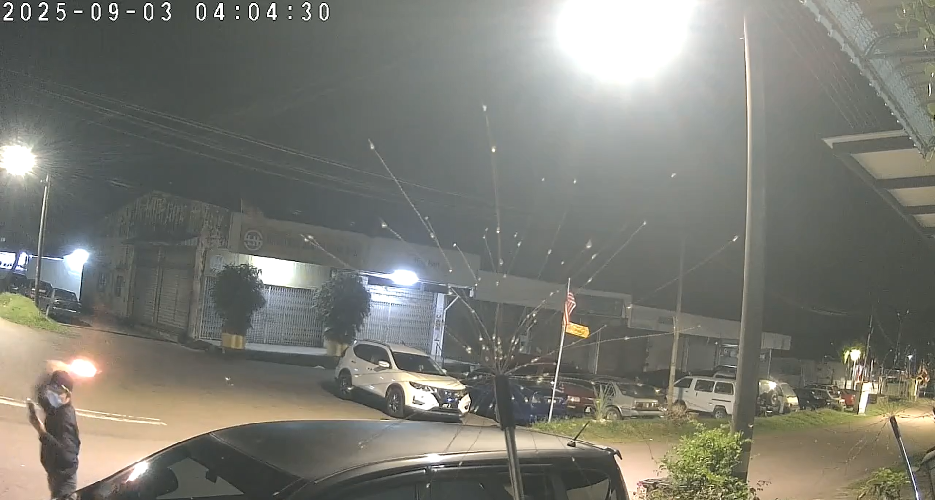 Loan shark hurls petrol bomb