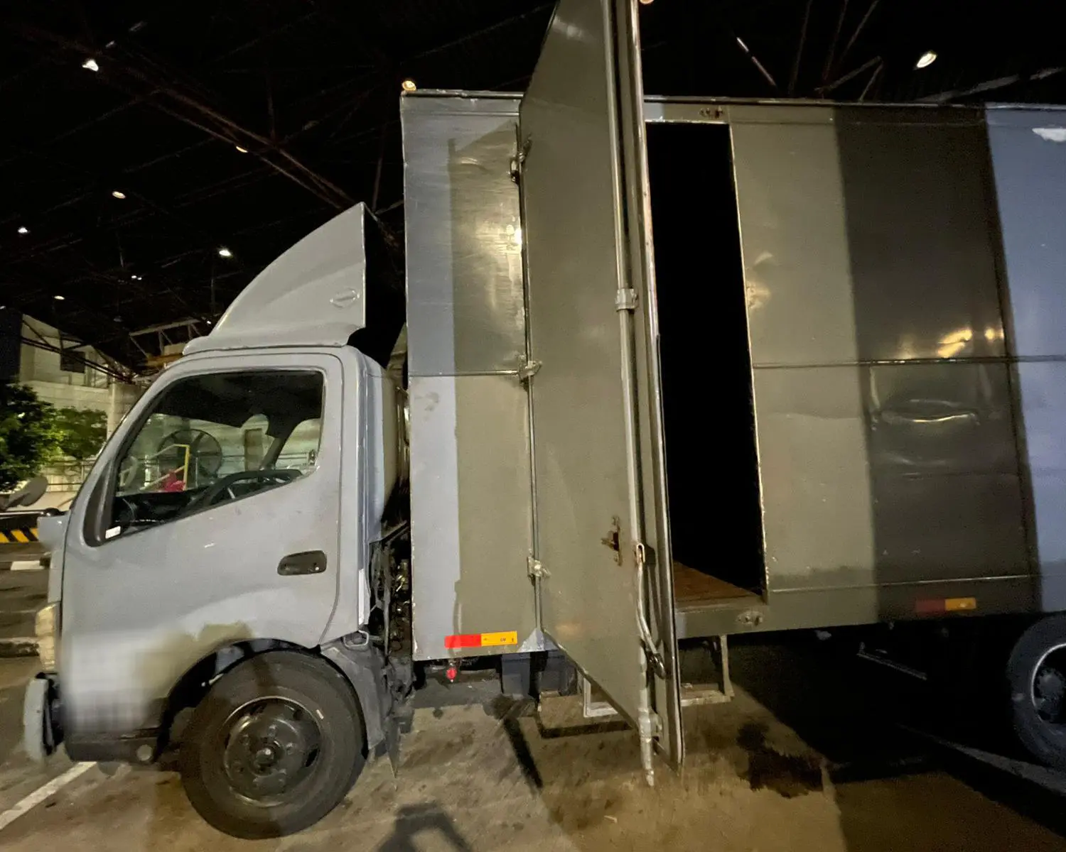 Lorry being used to smuggle M'sian out of S'pore