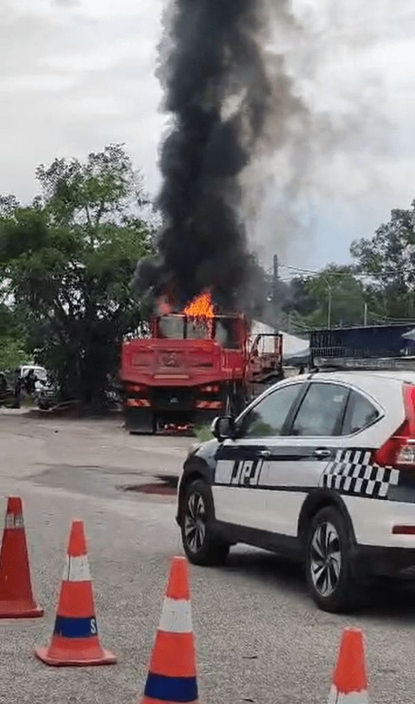 Lorry set on fire by owner in Terengganu