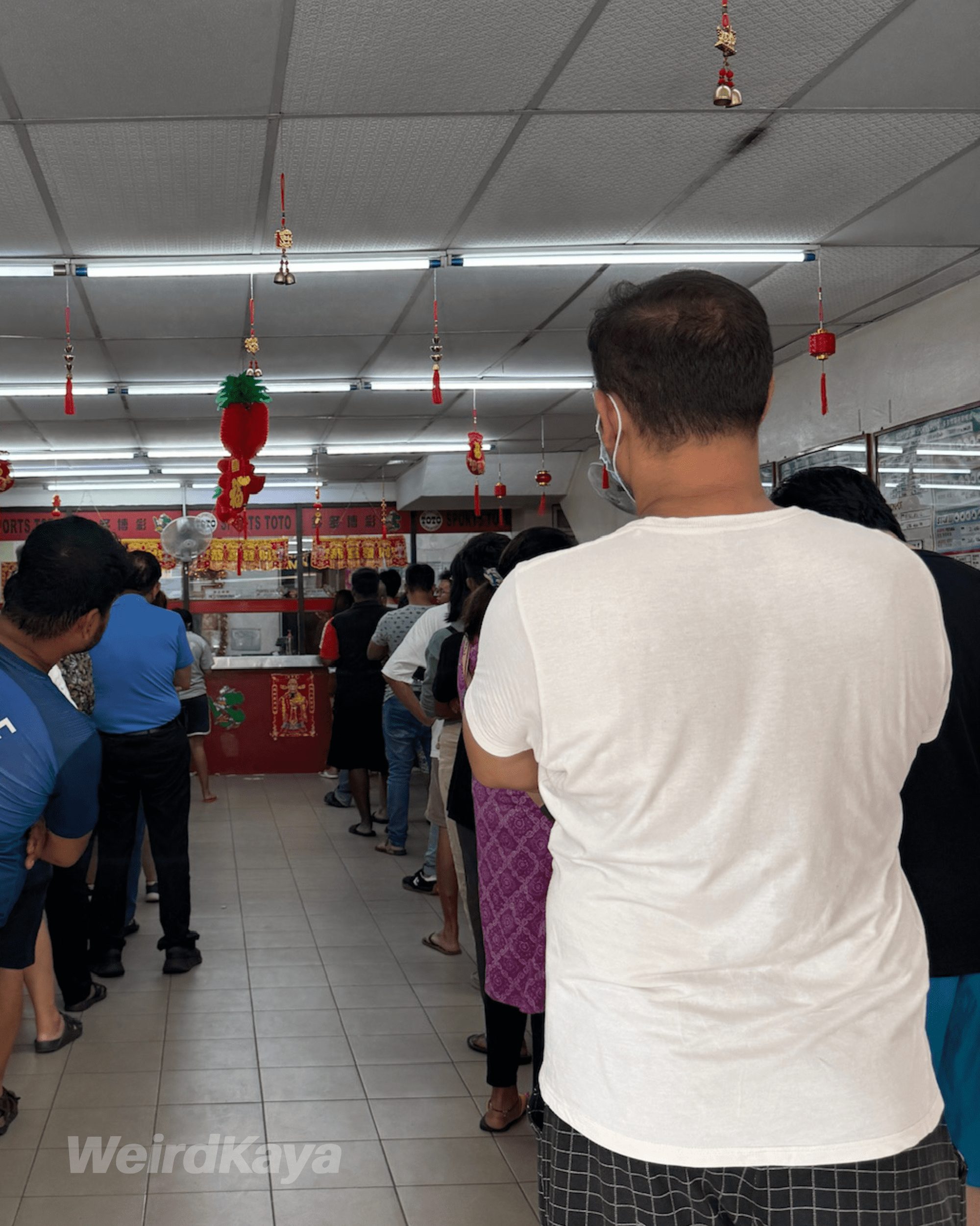 Lottery_queue_toto_jackpot