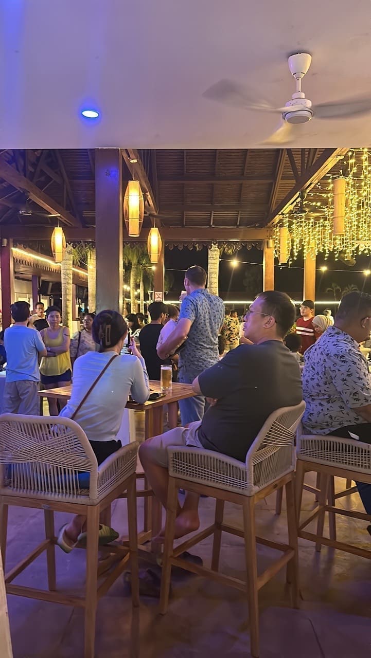 Club Med Bar