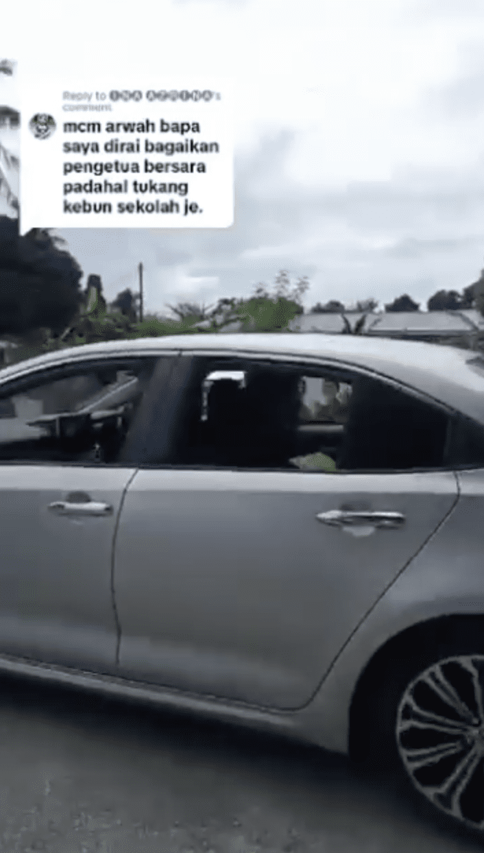 Makcik Farwell in car