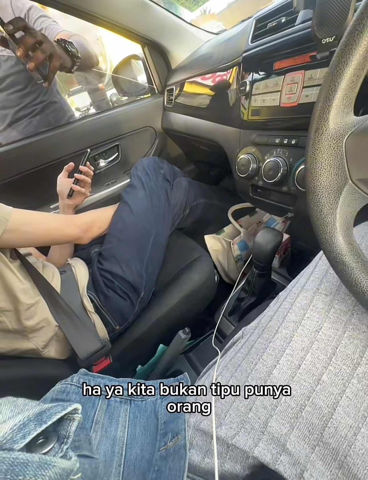 Man claiming that he is not a scammer