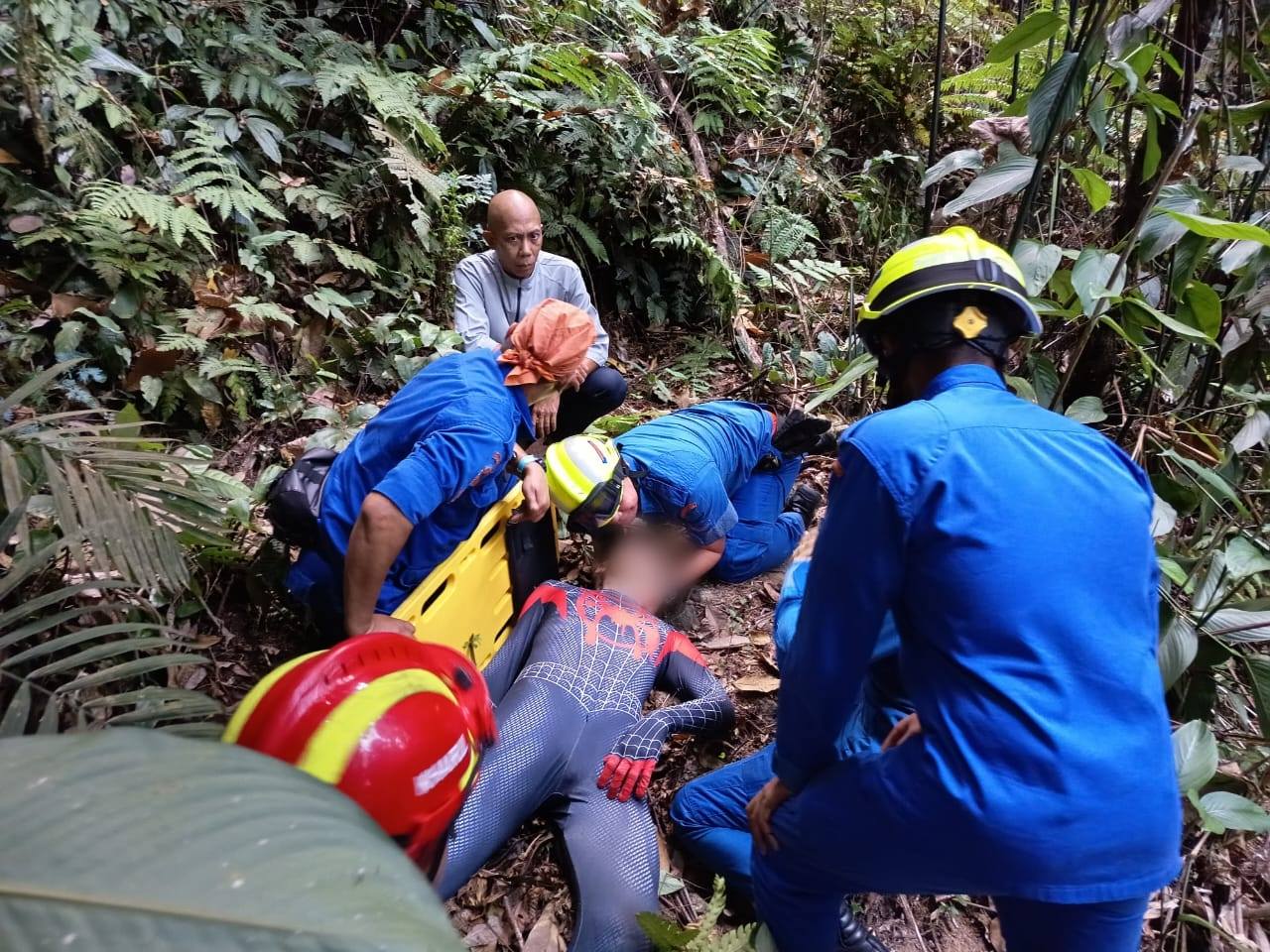 Man In Spiderman Costume Falls 20m While Hiking Bukit Dinding