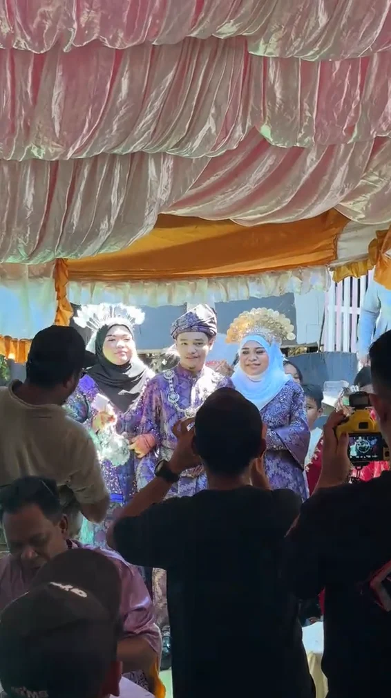 Man marries 2 women on same day (1)