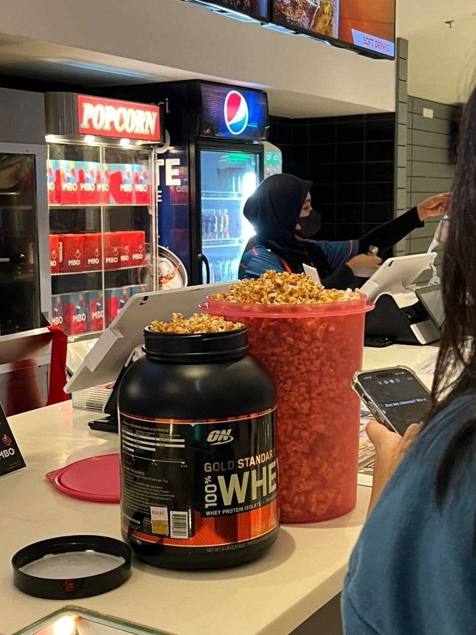 MBO Cinema bring your own bucket popcorn event 04