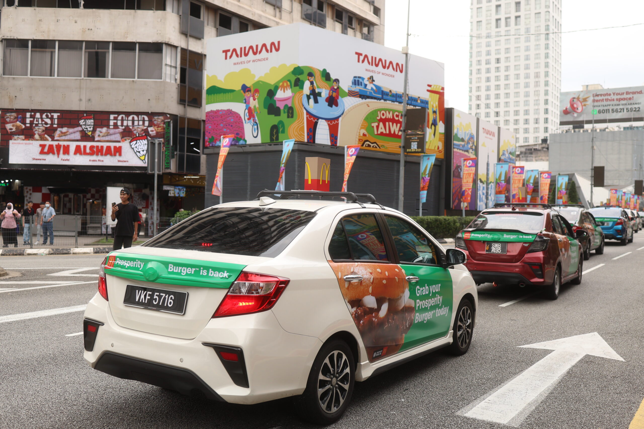 mcd takeaway packs on top grab cars 3