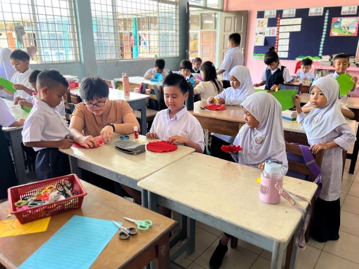 More Non-Chinese M'sian Parents Enrol Their Kids In SJKC As It Prioritises Learning Over Gimmicky Campaigns